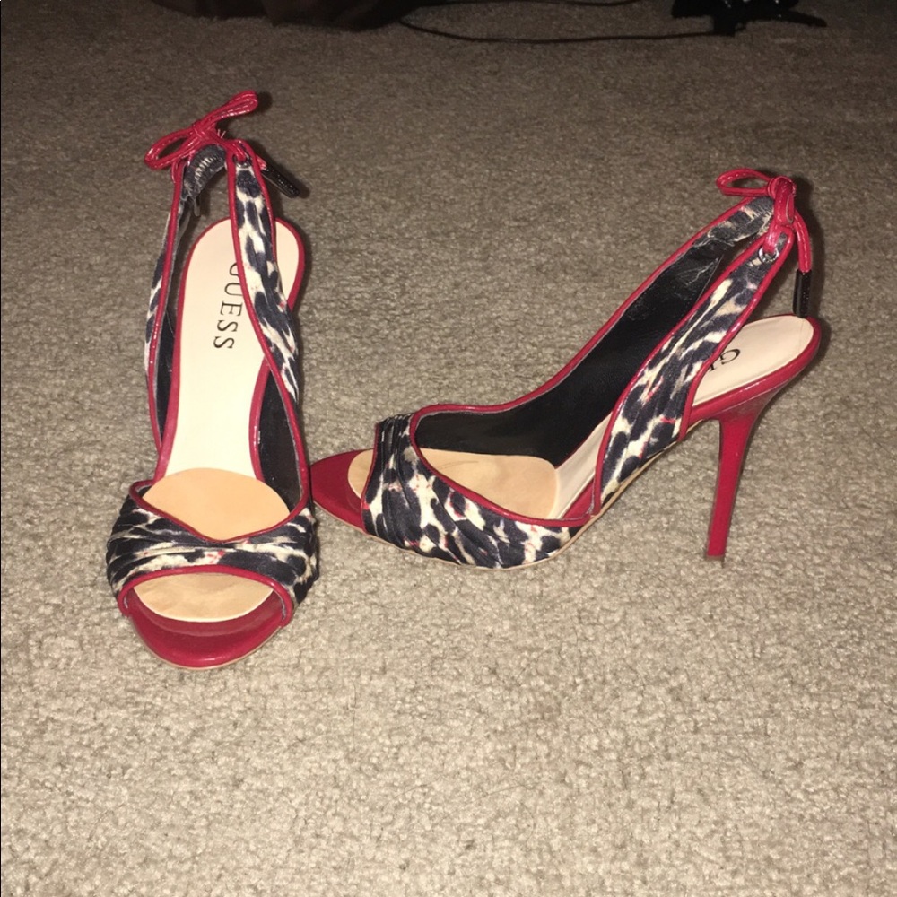 Beautiful Guess heels!